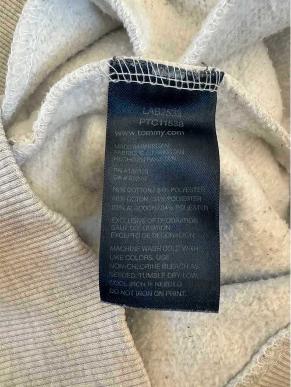 Boy’s Tommy Hilfiger cream logo hoodie sweatshirt 12/14 - Picture 3 of 3